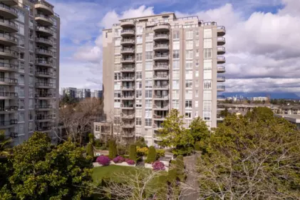 Garden / Landscaping Photo of 706 8460 Granville Avenue, Richmond, BC
