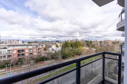 Office / Den Photo of 706 8460 Granville Avenue, Richmond, BC