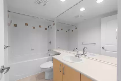 Primary Bathroom Photo of 706 8460 Granville Avenue, Richmond, BC