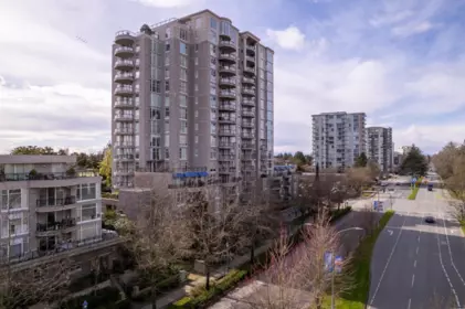 Swimming Pool Photo of 706 8460 Granville Avenue, Richmond, BC