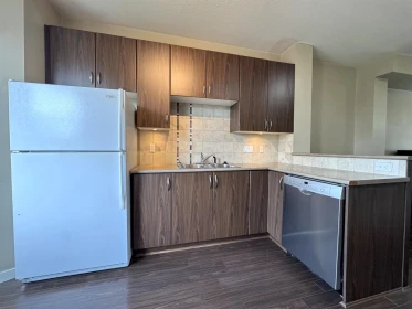 Kitchen Island Photo of 21 6099 Alder Street, Richmond, BC