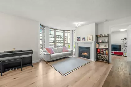Breakfast Nook Photo of 706 867 Hamilton Street, Vancouver, BC