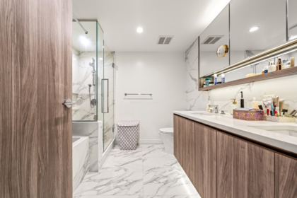 Kitchen Island Photo of 3706 13768 100 Avenue, Surrey, BC