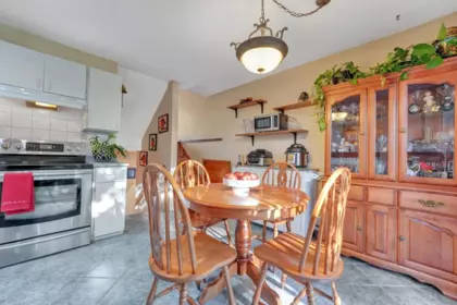 Breakfast Nook Photo of 202 Balmoral Place, Port Moody, BC