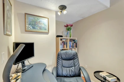 Guest Bathroom Photo of 202 Balmoral Place, Port Moody, BC