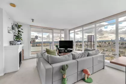 2707 2133 Douglas Road, Burnaby, BC, Burnaby — Apartment/Condo for sale
