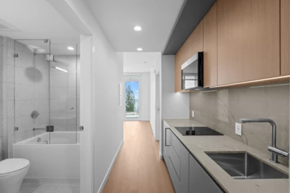 Walk-In Closet Photo of 511/ 3963 Uplands Way, West Vancouver, BC