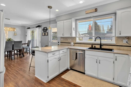 Kitchen Photo of 5444 45 Avenue, Delta, BC