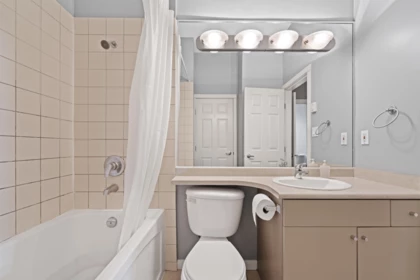 Guest Bathroom Photo of 102 2102 W 38th Avenue, Vancouver, BC