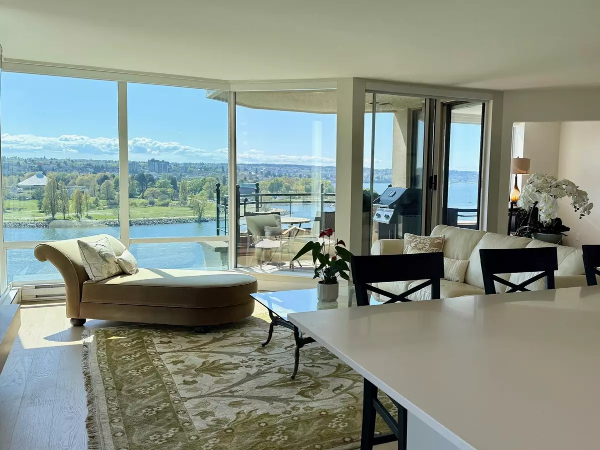 Family Room Photo of 901 1311 Beach Avenue, Vancouver, BC