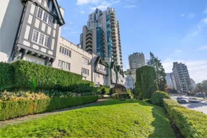 Backyard Photo of 901 1311 Beach Avenue, Vancouver, BC