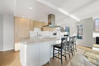 Kitchen Photo of 901 1311 Beach Avenue, Vancouver, BC