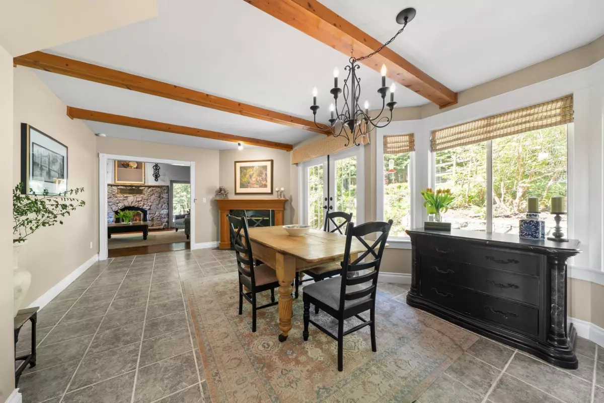 Dining Area Photo of 27724 Arbutus Place, Maple Ridge, BC