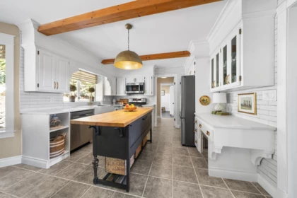 Kitchen Island Photo of 27724 Arbutus Place, Maple Ridge, BC