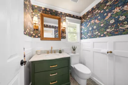 Primary Bathroom Photo of 27724 Arbutus Place, Maple Ridge, BC