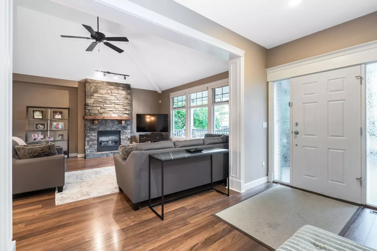 Family Room Photo of 19088 68a Avenue, Surrey, BC