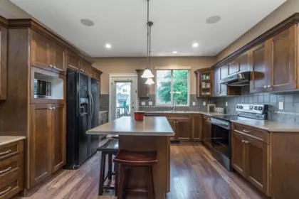 Guest Bathroom Photo of 19088 68a Avenue, Surrey, BC
