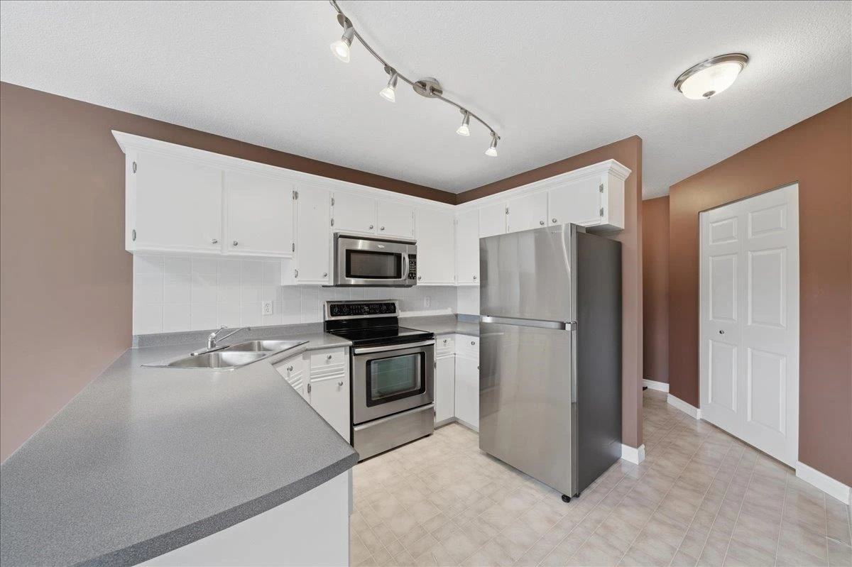 Dining Area Photo of 411 450 Bromley Street, Coquitlam, BC