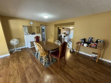 Kitchen Island Photo of 46058 Second Avenue, Chilliwack, BC