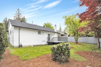 Front Yard Photo of 19725 50a Avenue, Langley, BC