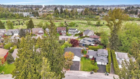Hot Tub / Spa Photo of 19725 50a Avenue, Langley, BC