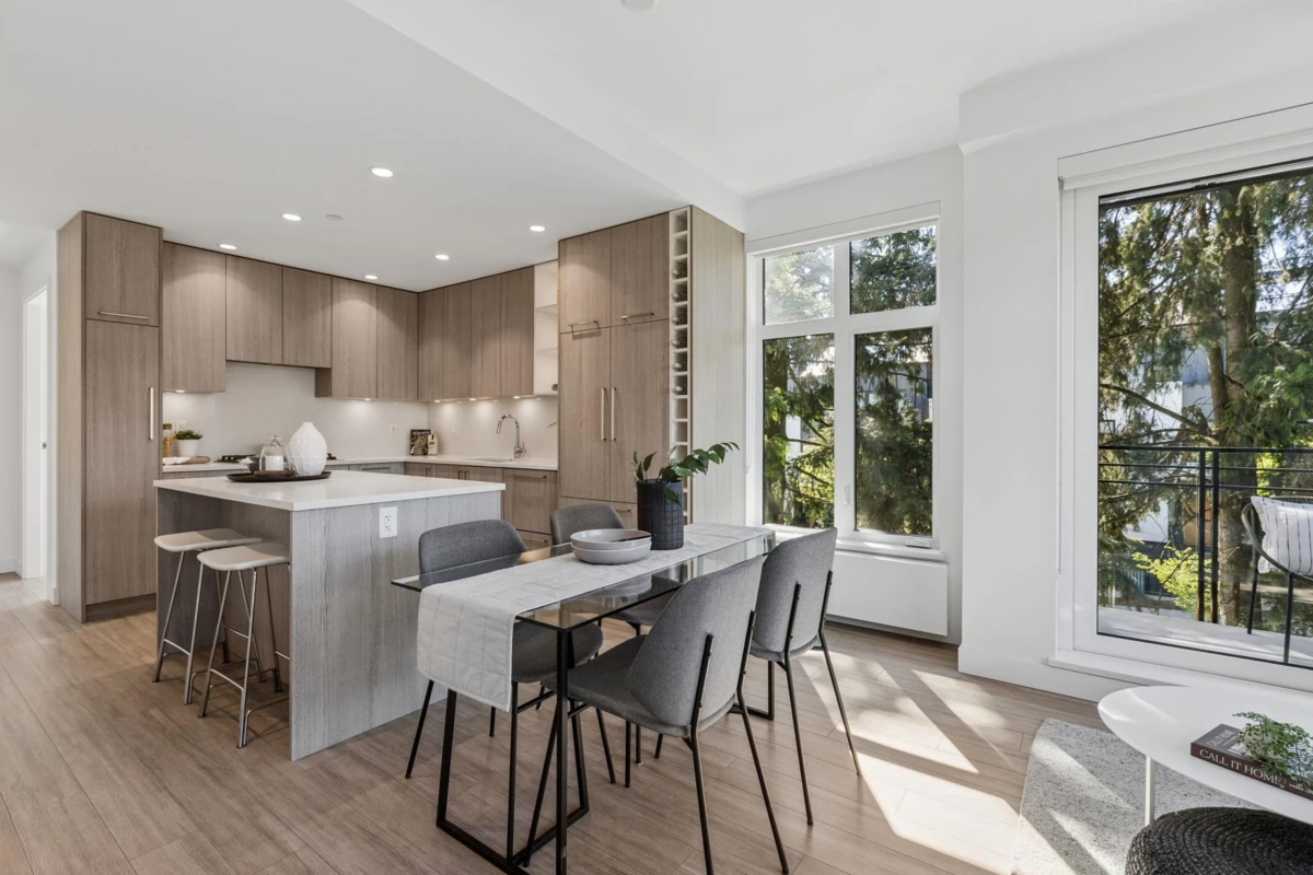 Living Room Photo of 201 707 E 3rd Street, North Vancouver, BC