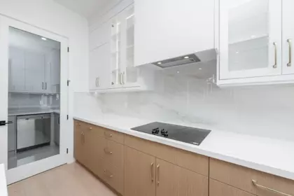 Kitchen Island Photo of 1 14259 Park Drive, Surrey, BC