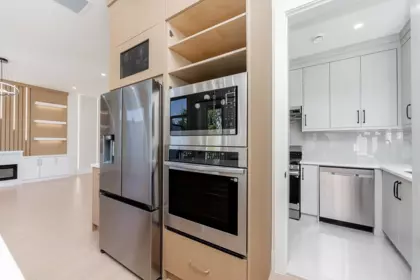 Kitchen Photo of 1 14259 Park Drive, Surrey, BC