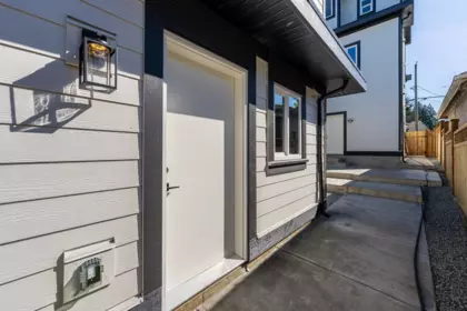 Laundry Room Photo of 1 14259 Park Drive, Surrey, BC