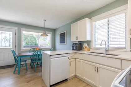 Breakfast Nook Photo of 35242 Corbett Place, Abbotsford, BC