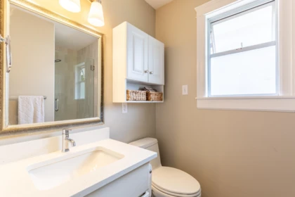 Hallway Photo of 35242 Corbett Place, Abbotsford, BC