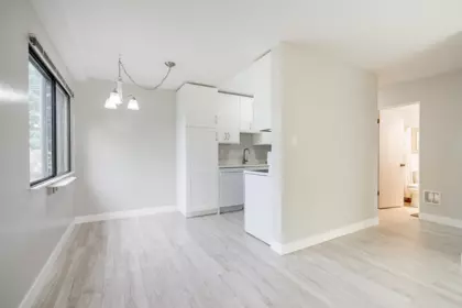 206 15020 North Bluff Road, White Rock, BC, White Rock — Apartment/Condo for sale
