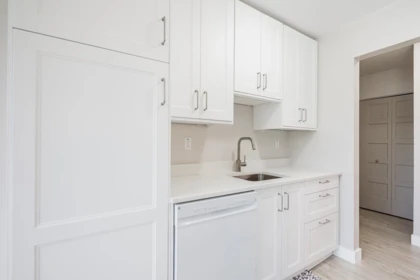 Kitchen Photo of 206 15020 North Bluff Road, White Rock, BC