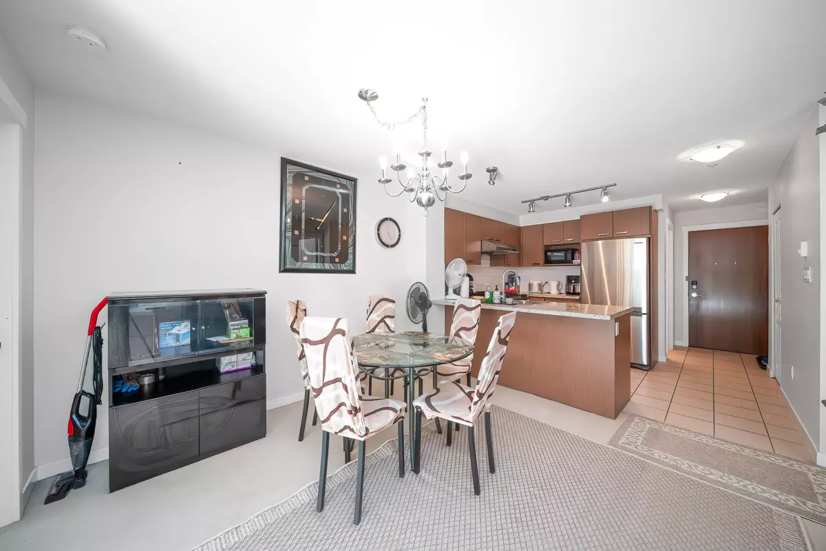 Dining Area Photo of 331 9500 Odlin Road, Richmond, BC
