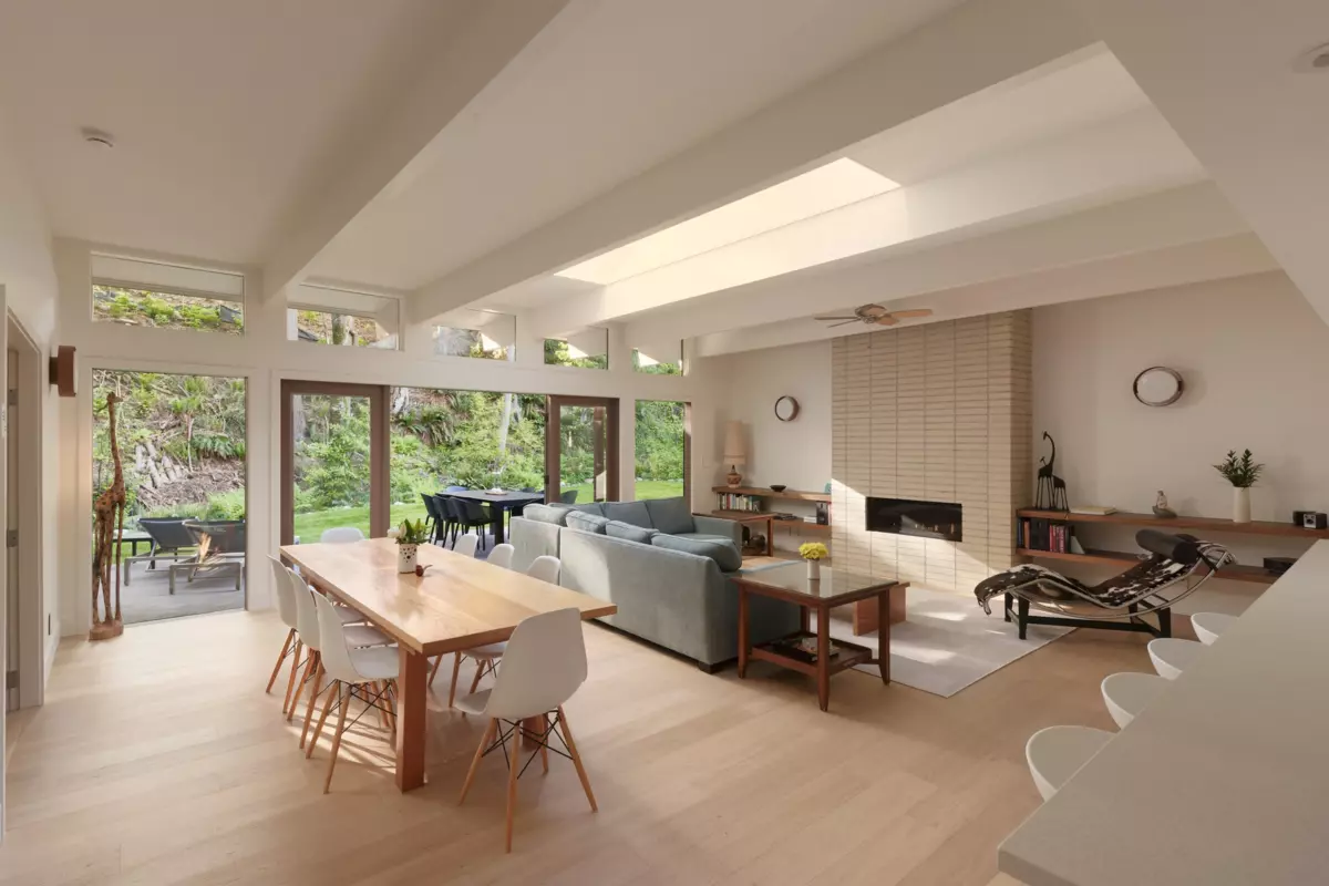 Family Room Photo of 3267 Fairmont Road, North Vancouver, BC