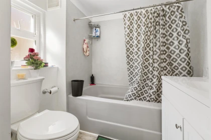 Swimming Pool Photo of 10347 125 Street, Surrey, BC