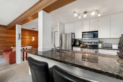 3 8138 Cedar Springs Road, Whistler, BC, Whistler — Townhouse for sale
