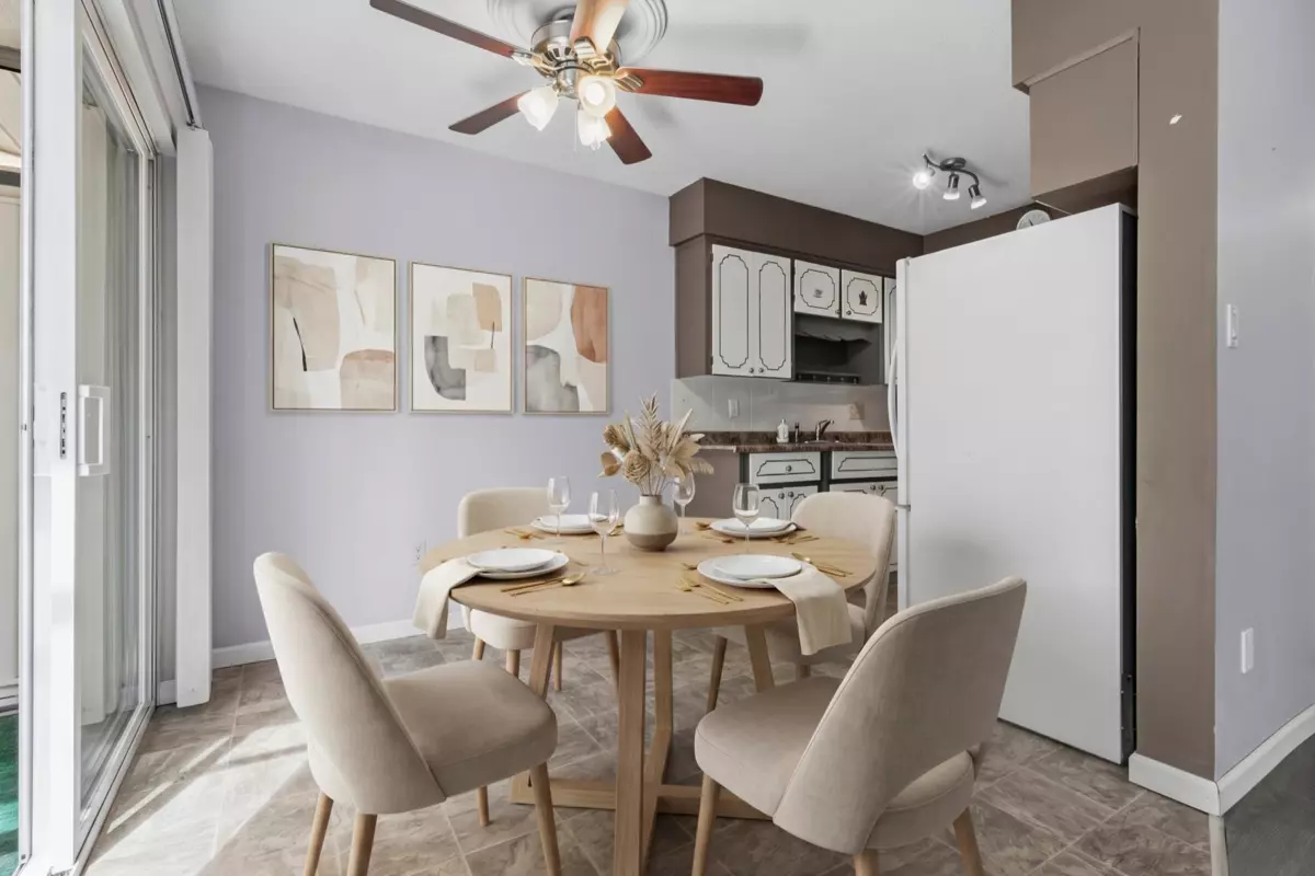 Dining Area Photo of 108 2853 W Bourquin Crescent, Abbotsford, BC