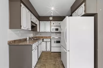 Pantry Photo of 108 2853 W Bourquin Crescent, Abbotsford, BC