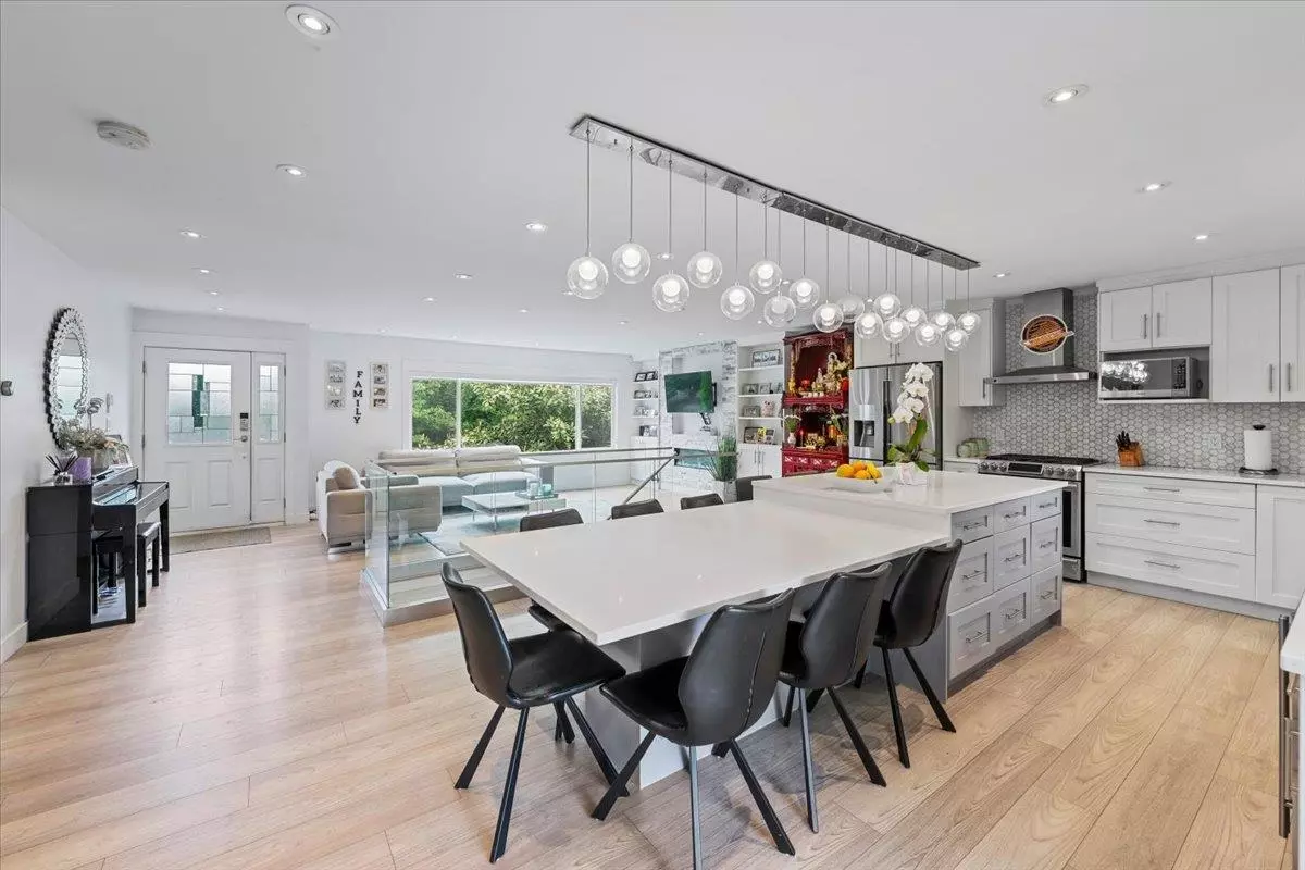 Dining Area Photo of 23177 Willett Avenue, Richmond, BC