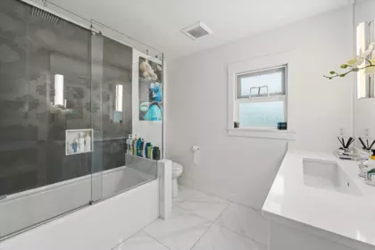 Guest Bathroom Photo of 23177 Willett Avenue, Richmond, BC
