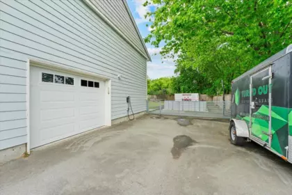 Laundry Room Photo of 23177 Willett Avenue, Richmond, BC