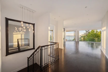 Entry Foyer Photo of 14220 Marine Drive, White Rock, BC
