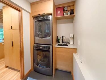 Kitchen Island Photo of 901 Windjammer Road, Bowen Island, BC