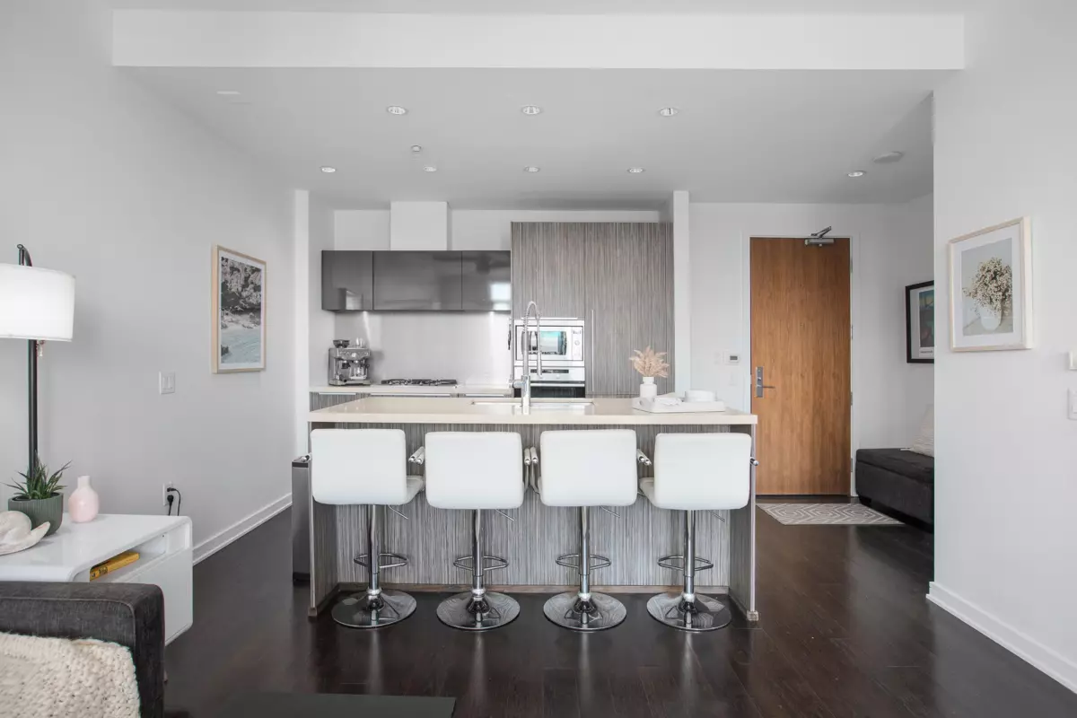 Dining Area Photo of 901 1616 Columbia Street, Vancouver, BC