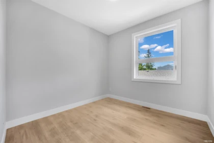 Entry Foyer Photo of 946 Dansey Avenue, Coquitlam, BC