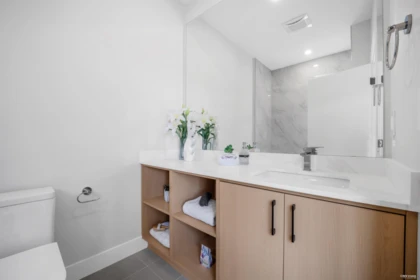 Mudroom Photo of 946 Dansey Avenue, Coquitlam, BC