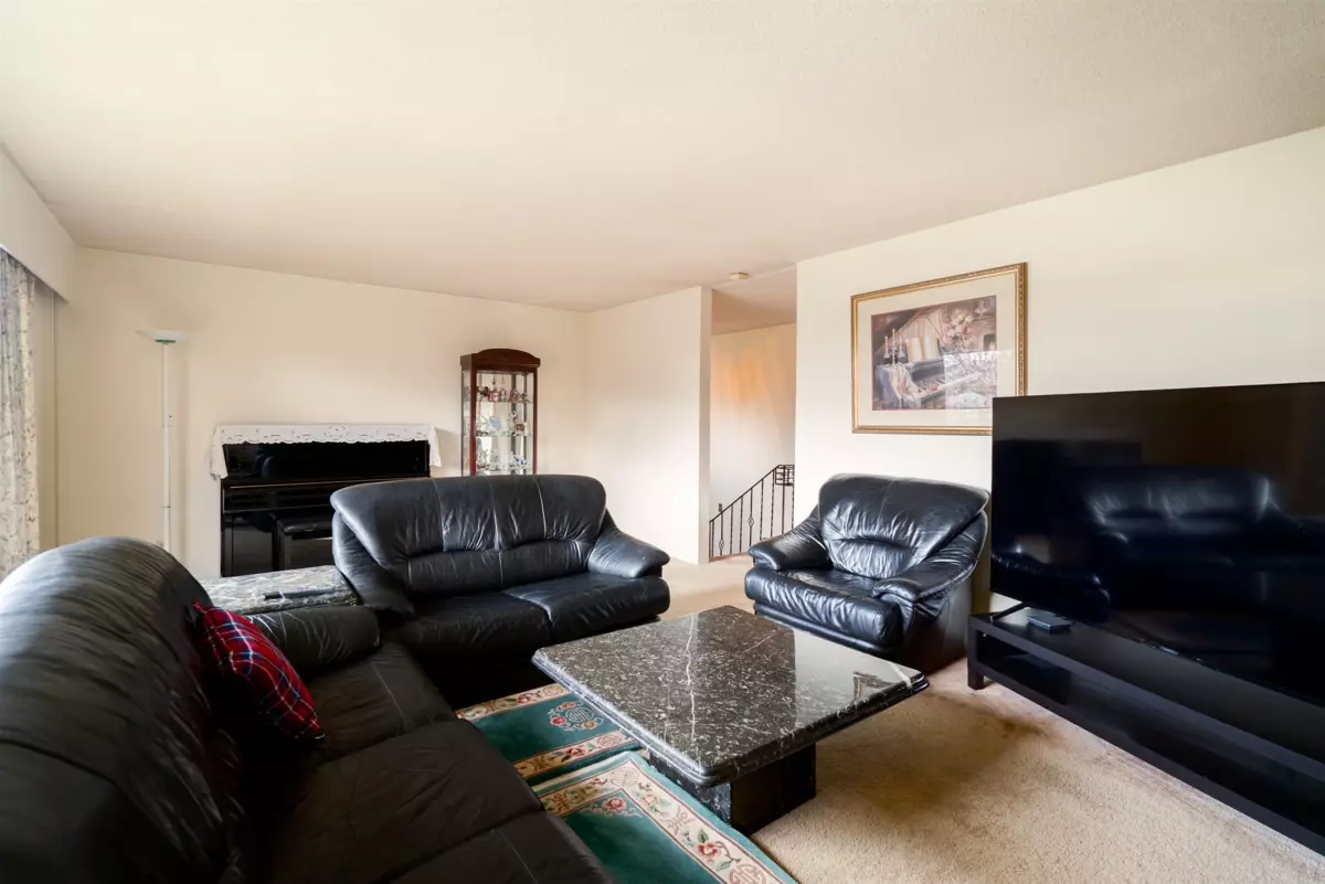 Family Room Photo of 437 E 55th Avenue, Vancouver, BC