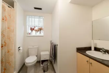 Hot Tub / Spa Photo of 437 E 55th Avenue, Vancouver, BC