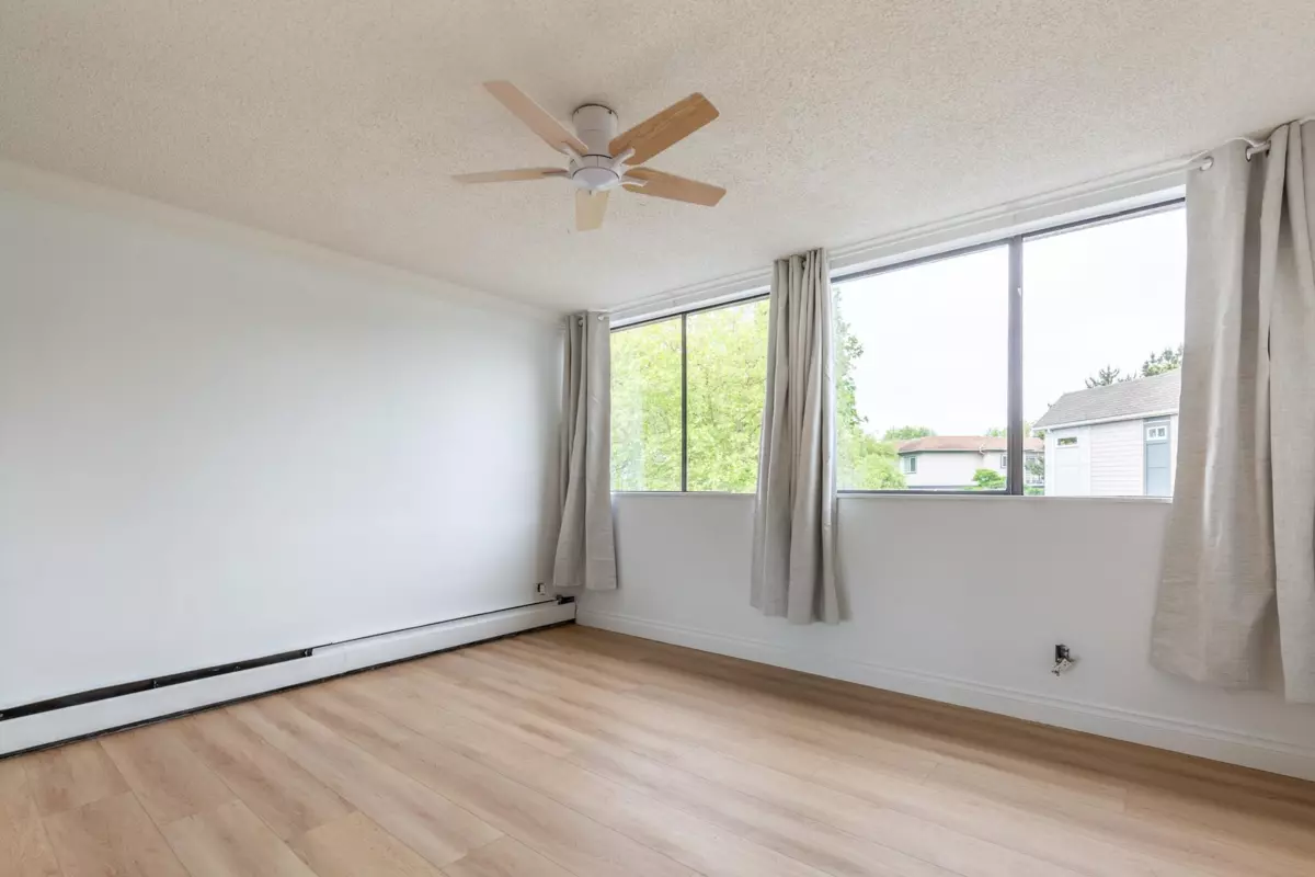 Dining Area Photo of 74 17712 60 Avenue, Surrey, BC